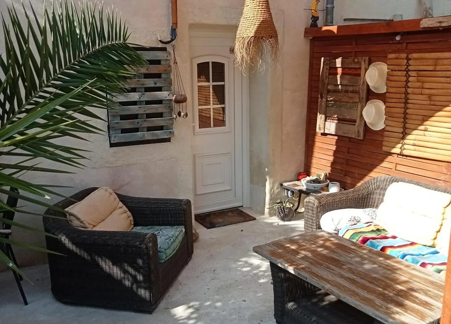 L'Oazis Malissard Bed and Breakfast 0*,  Frankrike